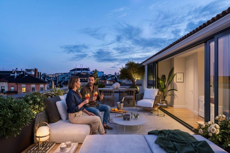 Terraza privada del ático con vistas a los tejados del casco histórico de Zaragoza en Calle Manifestación 1-3
